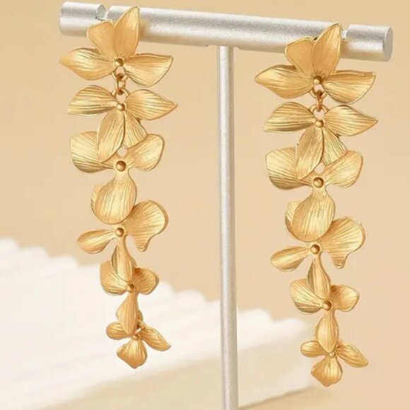 NWTs Gold Plated Orchid Earrings - Picture 1 of 2
